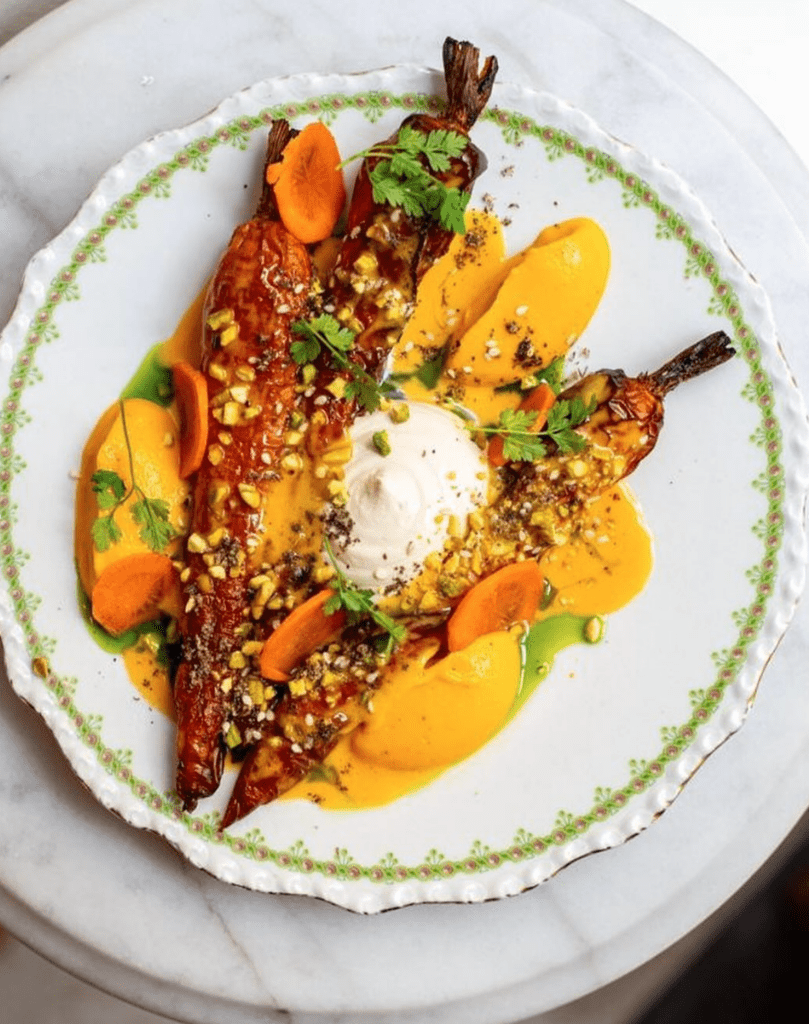 Photo de plat du Chef Matthias Lallemant en résidence Jaja Bistro Carottes rôties