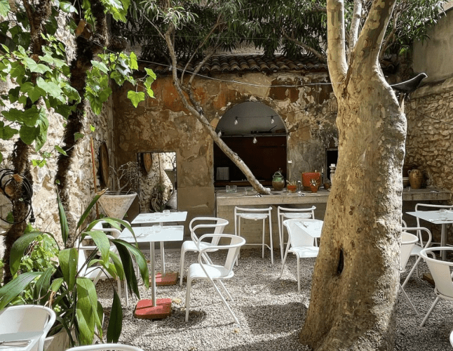 photo du patio du restaurant Jogging, résidence de chef à Marseille